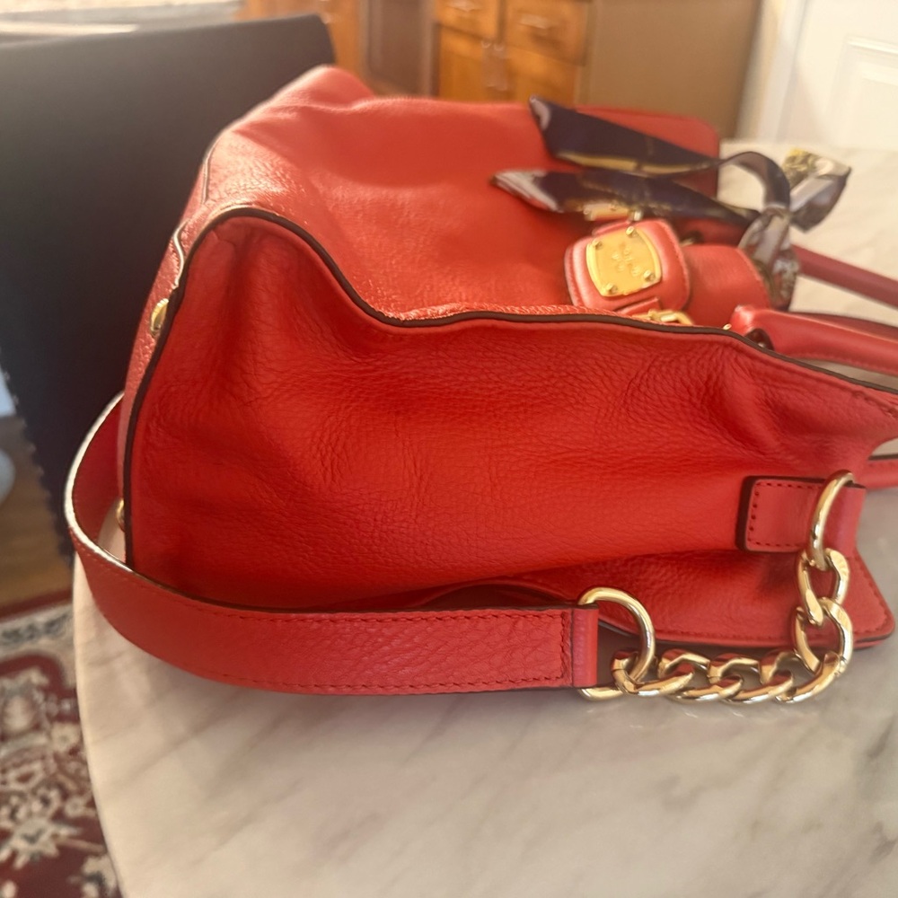 Michael Kors Hamilton Vibrant Red Leather Shoulder Bag with Gold Accents - Picture 6 of 16
